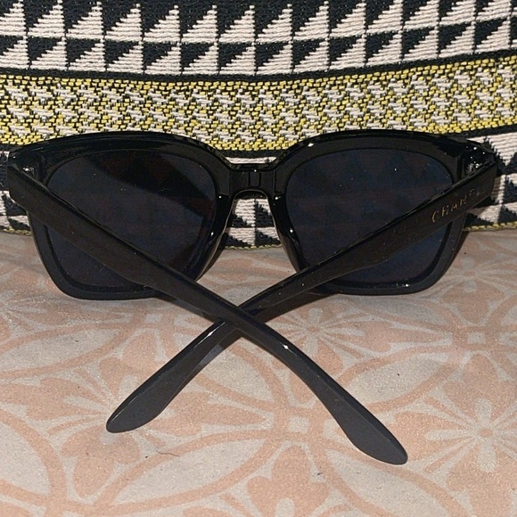 Sunglasses - Picture 4 of 6